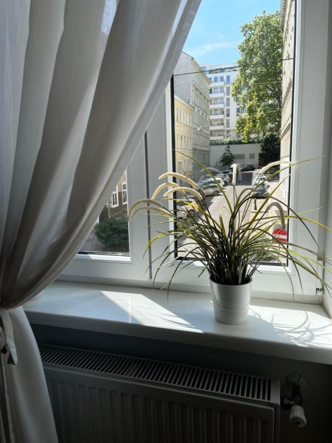 Cozy Near Center Vienne