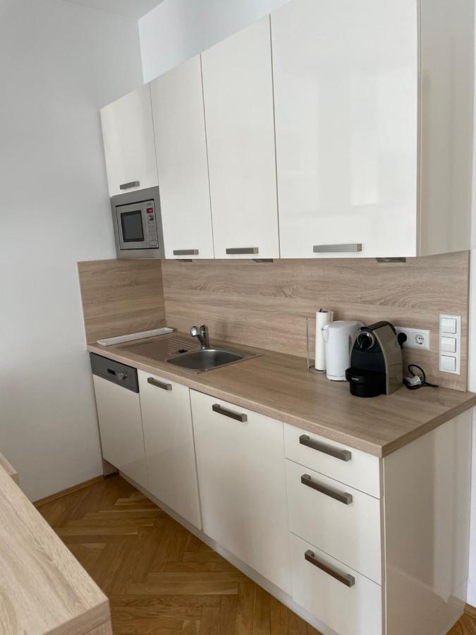 Cozy Near Center Apartament *